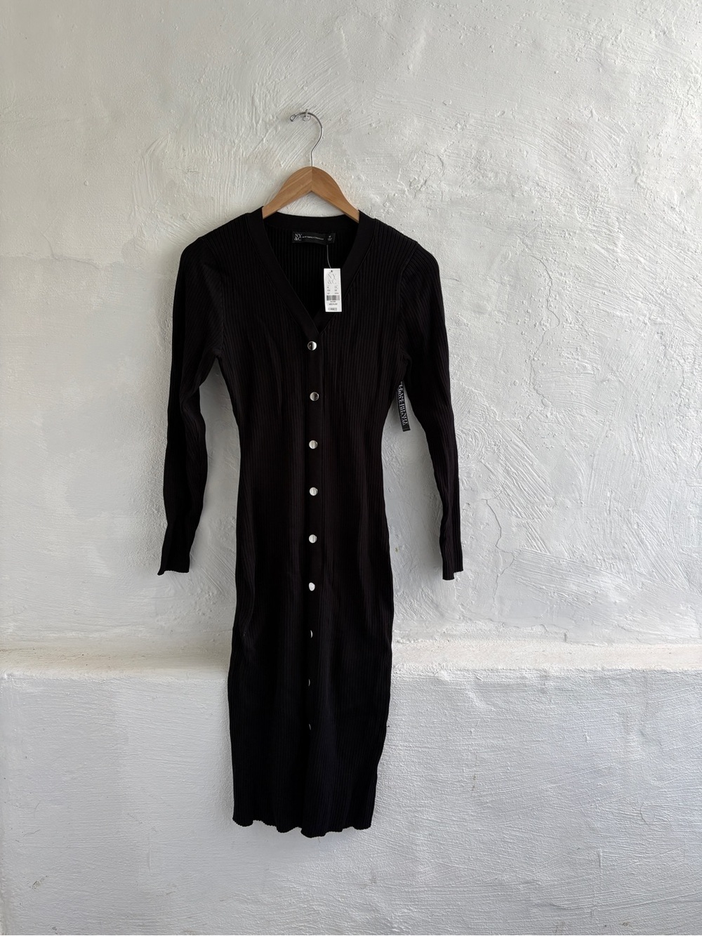 New York company black ribbed-knit midi dress size medium NWT
